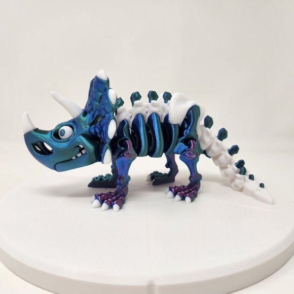 3D Printed Flexi Factory Articulated Triceratops Dinosaur Skeleton 8" x 3.75 - Picture 1 of 8